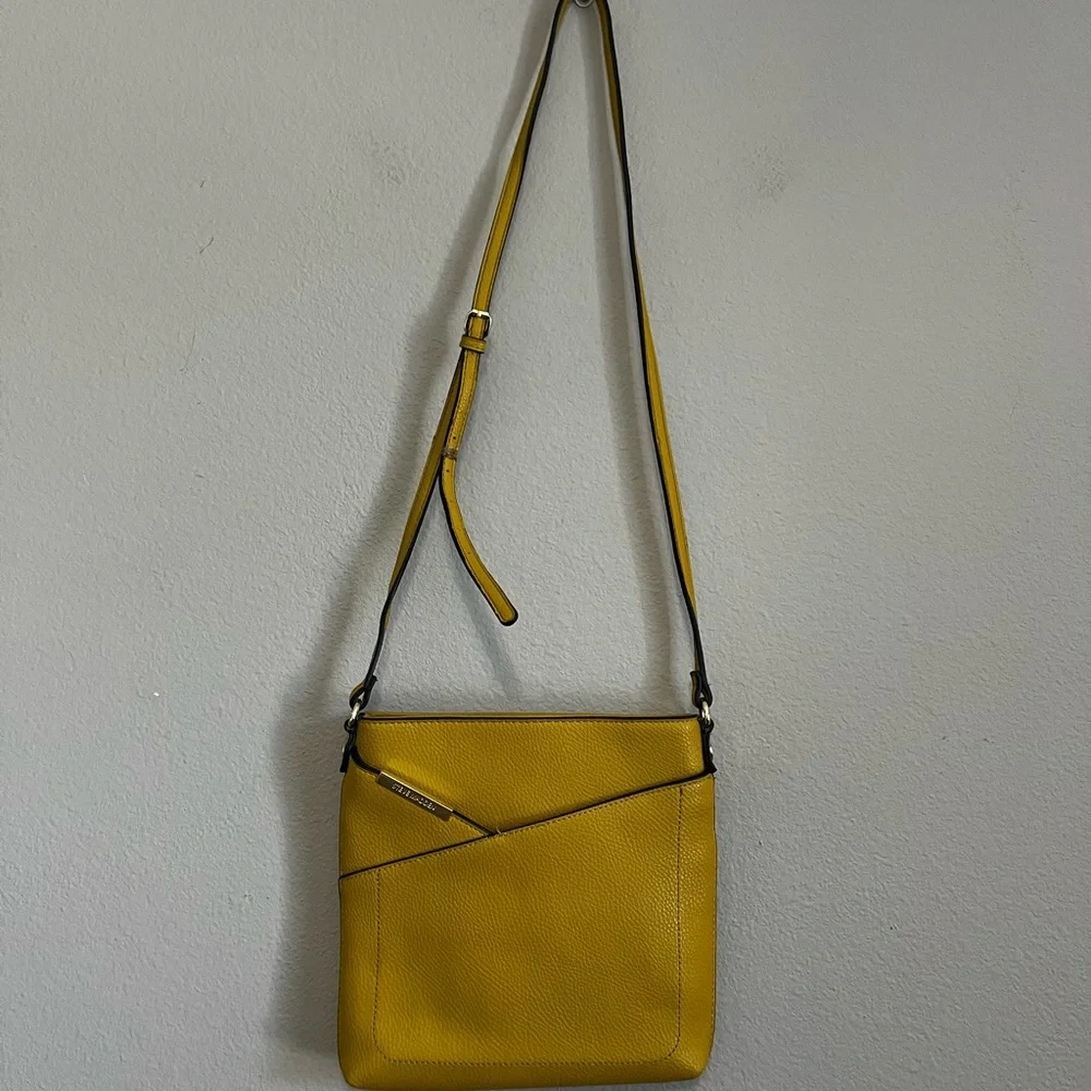 Steve Madden mustard yellow pebbled faux leather‎ crossbody bag minimalist